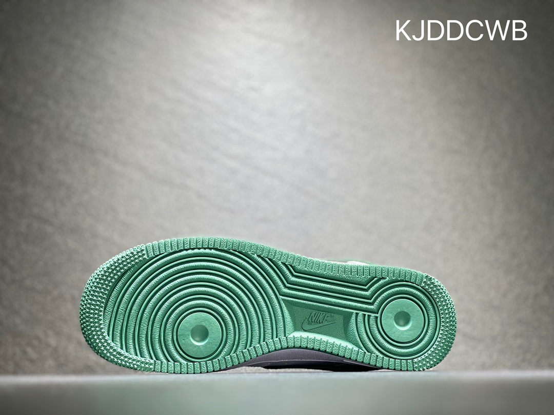 240 Nike Air Force 1 空军一号 官方同步 DA8481-166