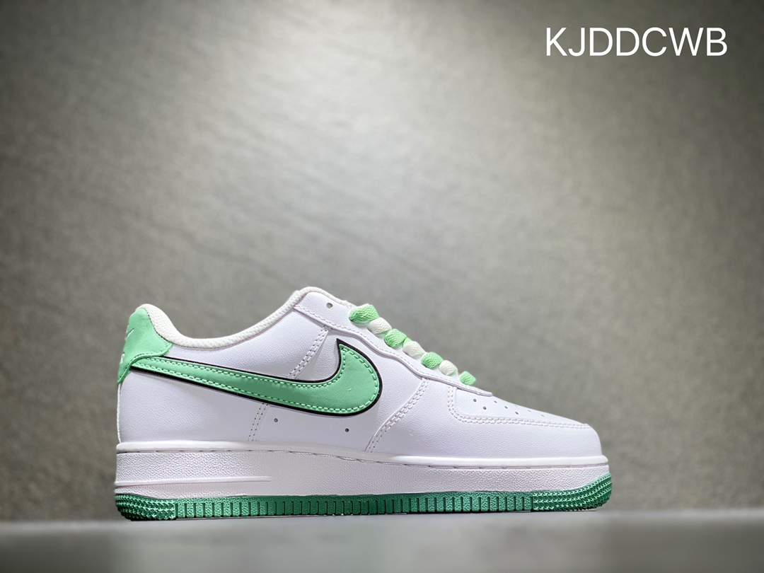 240 Nike Air Force 1 空军一号 官方同步 DA8481-166