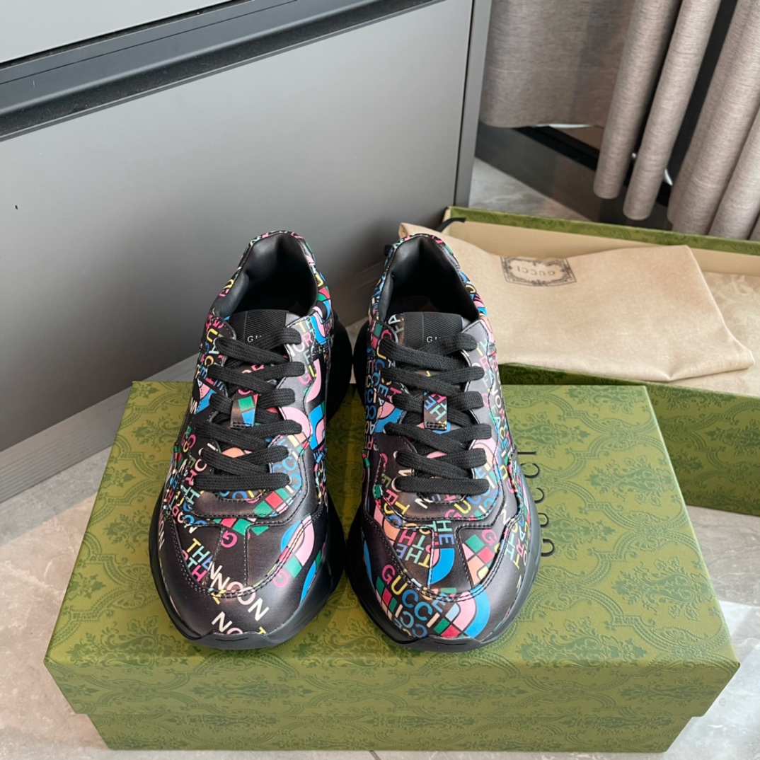GUCCI sneakers chunky en cuir de veau, imprimé, à lacets, basses