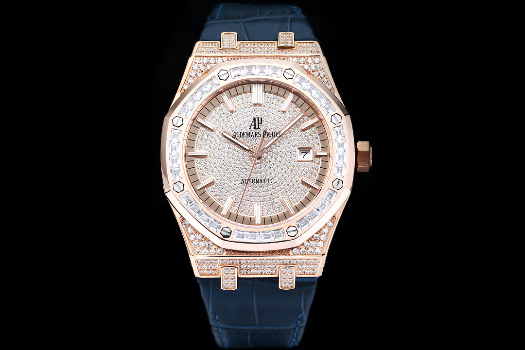 NO:619458,Produced by R Factory, Audemars Piguet - with imported fully automatic mechanical men's watch, luxury version, hand-made full-set with diamonds, fine men's watch, noble and elegant ~ fashionable style, sapphire scratch-resistant mirror glass, made of 316 steel, imported cowhide leather strap, size 40m/10m, true display,,,audemars,cowhide19860909R厂出品 爱彼 -搭配进口全自动机械男士腕表,豪华版本 手工满镶钻 精品男士腕表 尊贵大气～风范时尚潮流,蓝宝石防刮镜面玻璃,采用316钢 进口牛皮带 尺寸40m/10m 真实展现,,,audemars,cowhide,Watch