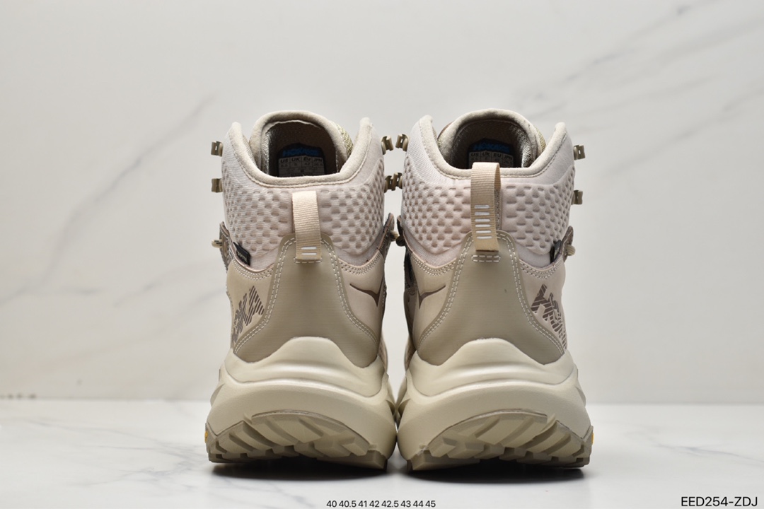 The mountain brand Hoka One One Engineered Garments cooperated to launch a joint project and became very popular 1112030-DOTN