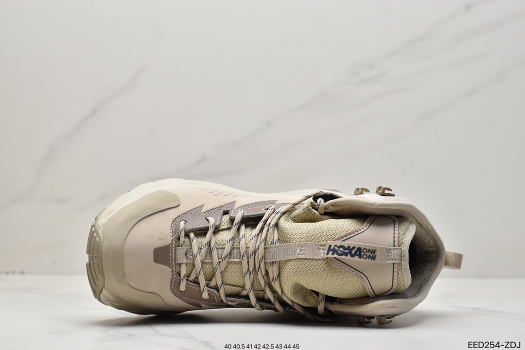 The mountain brand Hoka One One Engineered Garments cooperated to launch a joint project and became very popular 1112030-DOTN