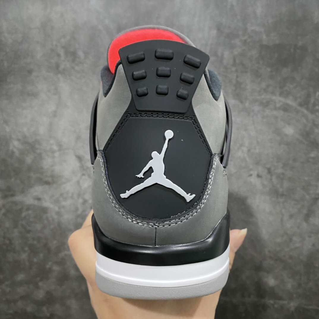 图片[4]-神版 Air Jordan AJ4 Retro \”Infrared\”红外线 DH6927-061 毫无疑问市场中端王者 耗时半年开发巨作 全套原纸板楦头开发 确保原汁原味 完美呈现四代版型 一比一鞋头弧度高度鞋身弧度 有一说一不吹不捧 实打实文案品质‼️ 此版本只针对中端市场 皮料材质有所更替 其他数据细节工艺流程均保持一致 绝不口嗨 细节品控鞋型随意秒杀市面3XX 4XX 原厂TPU网格鞋带扣 正确内里网布 菱角分明不变形无多余毛边 柔软性质感一致于原鞋 市场唯一原厂鞋扣模具 背面可见隐藏注塑口 原厂织唛标 原厂飞人电绣工艺 尾指中部跳三针 独家绑鞋带手法 印刷中底布 四线拉帮 米色美纹纸贴合固定 进口港宝加持 后跟自然饱满 全鞋荧光划线卡点 追求极致完美 每一双都是工艺品 多重QC质检 超越公司货的品控标准 实实在在的免检产品 尺码：40 40.5 41 42 42.5 43 44 44.5 45 46 47.5 48.5-选品中心