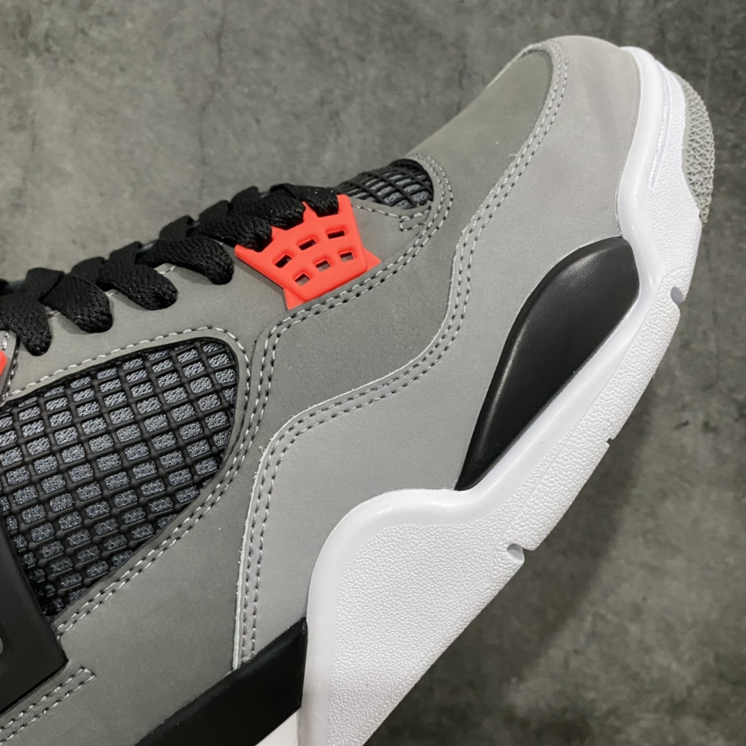 图片[6]-神版 Air Jordan AJ4 Retro \”Infrared\”红外线 DH6927-061 毫无疑问市场中端王者 耗时半年开发巨作 全套原纸板楦头开发 确保原汁原味 完美呈现四代版型 一比一鞋头弧度高度鞋身弧度 有一说一不吹不捧 实打实文案品质‼️ 此版本只针对中端市场 皮料材质有所更替 其他数据细节工艺流程均保持一致 绝不口嗨 细节品控鞋型随意秒杀市面3XX 4XX 原厂TPU网格鞋带扣 正确内里网布 菱角分明不变形无多余毛边 柔软性质感一致于原鞋 市场唯一原厂鞋扣模具 背面可见隐藏注塑口 原厂织唛标 原厂飞人电绣工艺 尾指中部跳三针 独家绑鞋带手法 印刷中底布 四线拉帮 米色美纹纸贴合固定 进口港宝加持 后跟自然饱满 全鞋荧光划线卡点 追求极致完美 每一双都是工艺品 多重QC质检 超越公司货的品控标准 实实在在的免检产品 尺码：40 40.5 41 42 42.5 43 44 44.5 45 46 47.5 48.5-选品中心