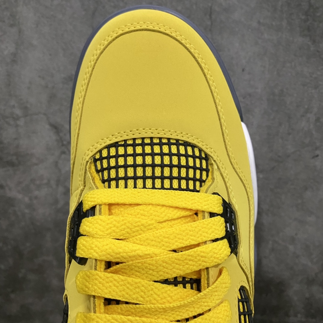 图片[5]-神版 Air Jordan AJ4 Retro 黑黄电母 货号：CT8527-700 毫无疑问市场中端王者 耗时半年开发巨作 全套原纸板楦头开发 确保原汁原味 完美呈现四代版型 一比一鞋头弧度高度鞋身弧度 有一说一不吹不捧 实打实文案品质‼️ 此版本只针对中端市场 皮料材质有所更替 其他数据细节工艺流程均保持一致 绝不口嗨 细节品控鞋型随意秒杀市面3XX 4XX 原厂TPU网格鞋带扣 正确内里网布 菱角分明不变形无多余毛边 柔软性质感一致于原鞋 市场唯一原厂鞋扣模具 背面可见隐藏注塑口 原厂织唛标 原厂飞人电绣工艺 尾指中部跳三针 独家绑鞋带手法 印刷中底布 四线拉帮 米色美纹纸贴合固定 进口港宝加持 后跟自然饱满 全鞋荧光划线卡点 追求极致完美 每一双都是工艺品 多重QC质检 超越公司货的品控标准 实实在在的免检产品 尺码：40 40.5 41 42 42.5 43 44 44.5 45 46 47.5 48.5-选品中心