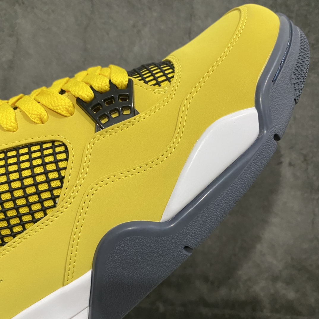图片[6]-神版 Air Jordan AJ4 Retro 黑黄电母 货号：CT8527-700 毫无疑问市场中端王者 耗时半年开发巨作 全套原纸板楦头开发 确保原汁原味 完美呈现四代版型 一比一鞋头弧度高度鞋身弧度 有一说一不吹不捧 实打实文案品质‼️ 此版本只针对中端市场 皮料材质有所更替 其他数据细节工艺流程均保持一致 绝不口嗨 细节品控鞋型随意秒杀市面3XX 4XX 原厂TPU网格鞋带扣 正确内里网布 菱角分明不变形无多余毛边 柔软性质感一致于原鞋 市场唯一原厂鞋扣模具 背面可见隐藏注塑口 原厂织唛标 原厂飞人电绣工艺 尾指中部跳三针 独家绑鞋带手法 印刷中底布 四线拉帮 米色美纹纸贴合固定 进口港宝加持 后跟自然饱满 全鞋荧光划线卡点 追求极致完美 每一双都是工艺品 多重QC质检 超越公司货的品控标准 实实在在的免检产品 尺码：40 40.5 41 42 42.5 43 44 44.5 45 46 47.5 48.5-选品中心