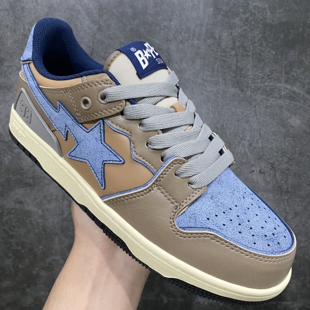 图片[4]-C版纯原A Bathing Ape BAPE SK8 Sta Low 日本里原宿潮流品牌 安逸猿 SK8系列低帮休闲运动滑板板鞋 经典绿 鞋款整体设计以滑板鞋设定的 BAPE SK8 STA 鞋侧「STA」徽标起点睛之效 鞋面不同区域以鲜明轮廓划分 选用高质感面料呈现 柔软绒面麂皮搭载橡胶鞋底。鞋跟处以「93」数字象征品牌创立年份 后跟位置绣上「BAPE」签名式字样 令设计更为完整 尺码：36 36.5 37 38 38.5 39 40 40.5 41 42 42.5 43 44 44.5 45-选品中心