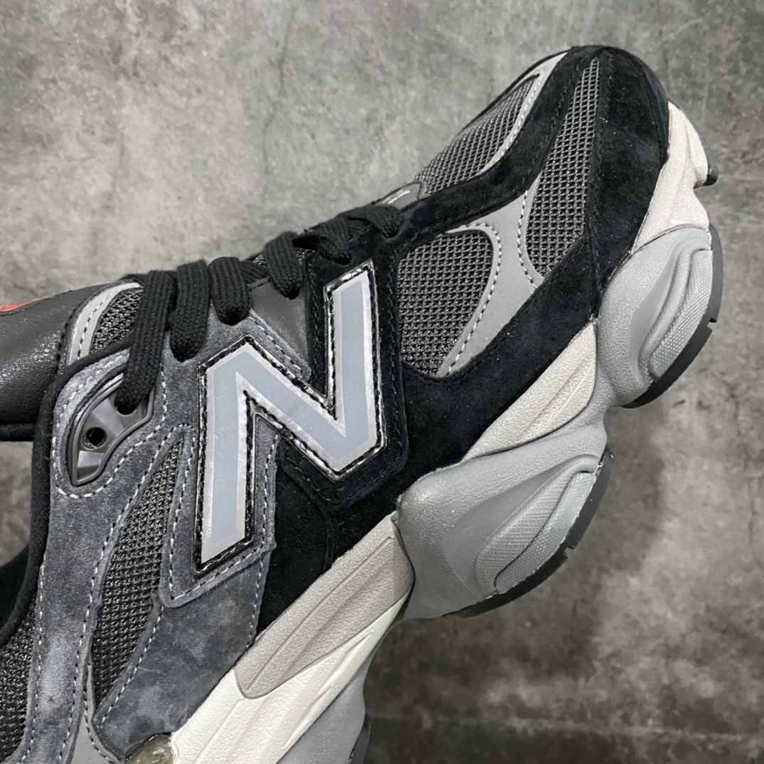 Pure original New Balance NB9060 retro sneakers have brought a new shoe type