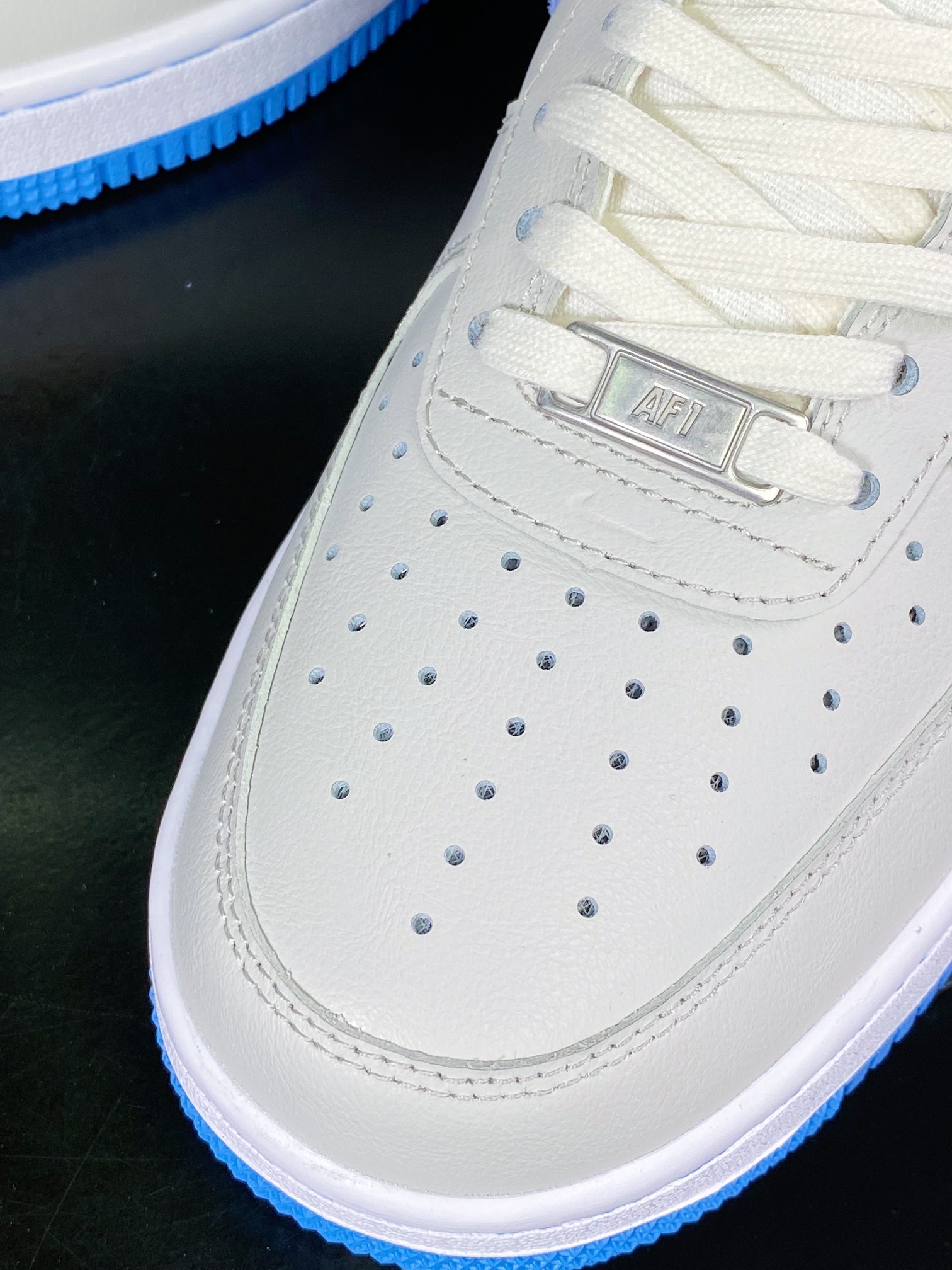 200 Air Force 1’07 Low LX”Grey/Fog Blue”空军一号经典低帮DX1193-100