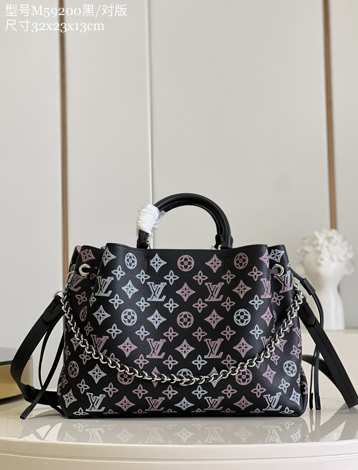 顶级原单M59200黑/对版全皮手提包系列M21107本款BellaTote手袋取材镂花穿孔牛皮革以渐变