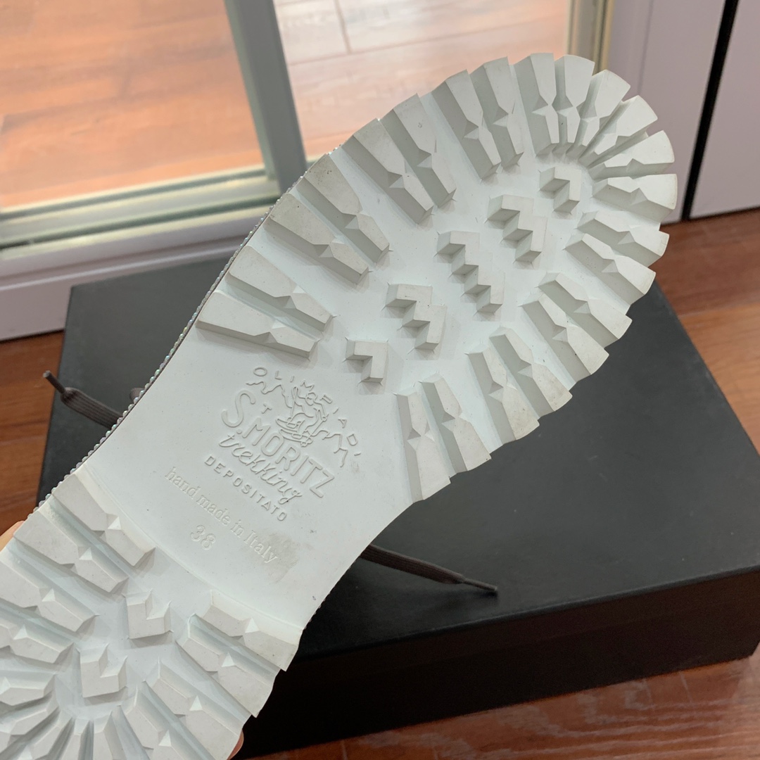 【LeSilla】满钻款。代购级。莱斯娜意大利知名品牌。他的设计灵感源自于使一个女人的形象真实而充满魅力