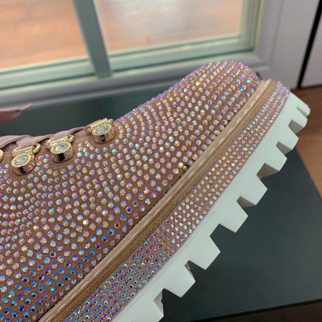 【LeSilla】满钻款。代购级。莱斯娜意大利知名品牌。他的设计灵感源自于使一个女人的形象真实而充满魅力