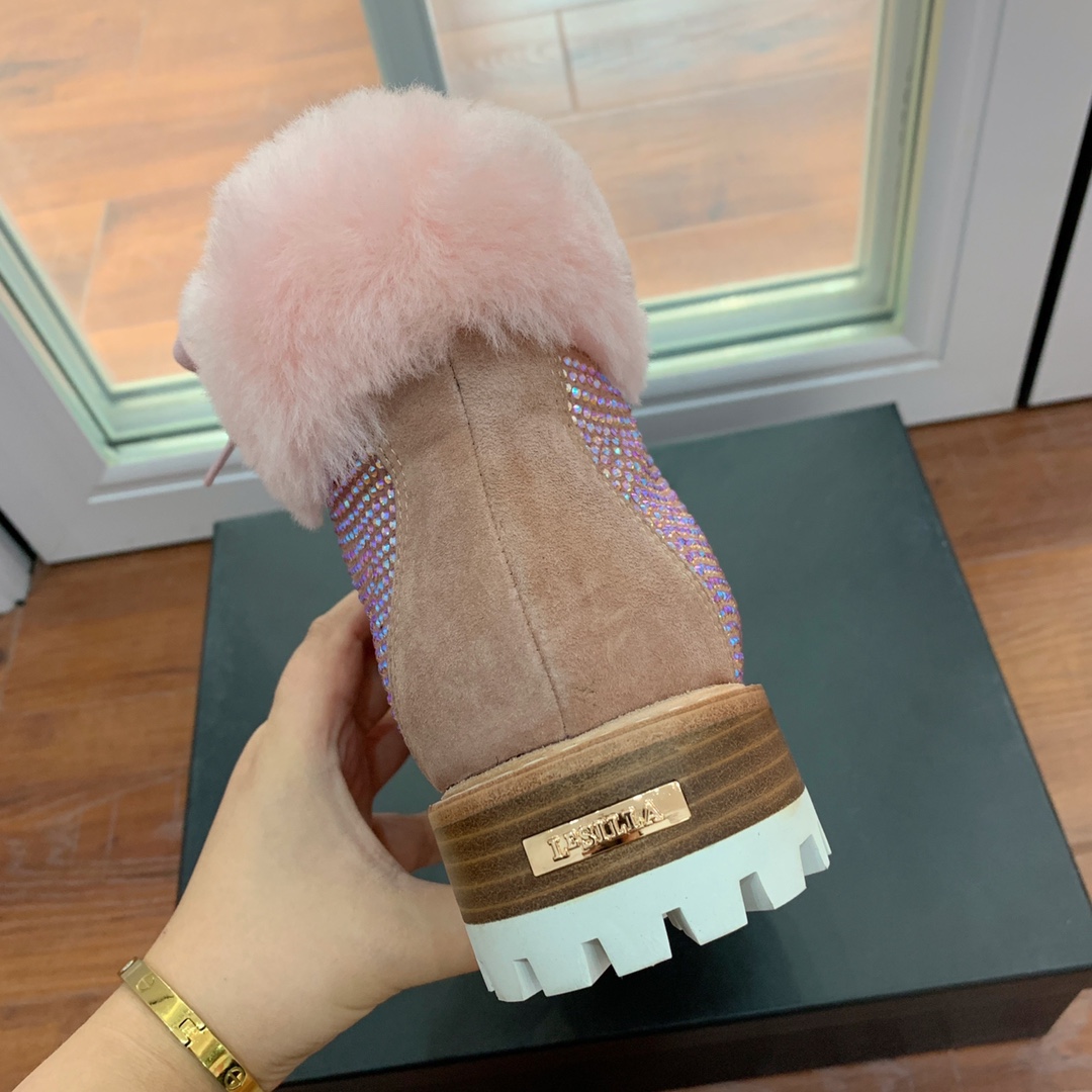 【LeSilla】满钻款。代购级。莱斯娜意大利知名品牌。他的设计灵感源自于使一个女人的形象真实而充满魅力