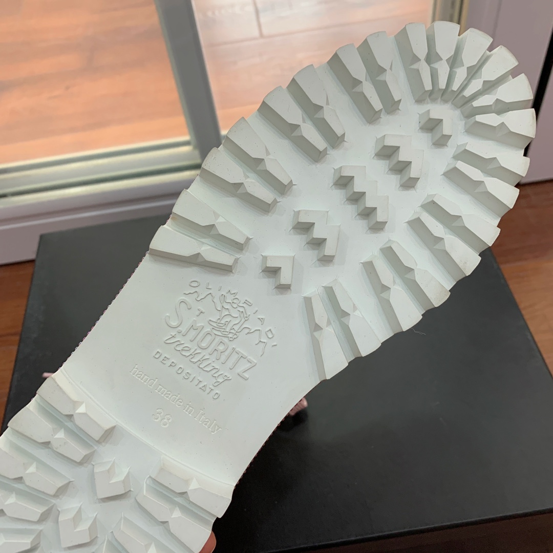 【LeSilla】满钻款。代购级。莱斯娜意大利知名品牌。他的设计灵感源自于使一个女人的形象真实而充满魅力