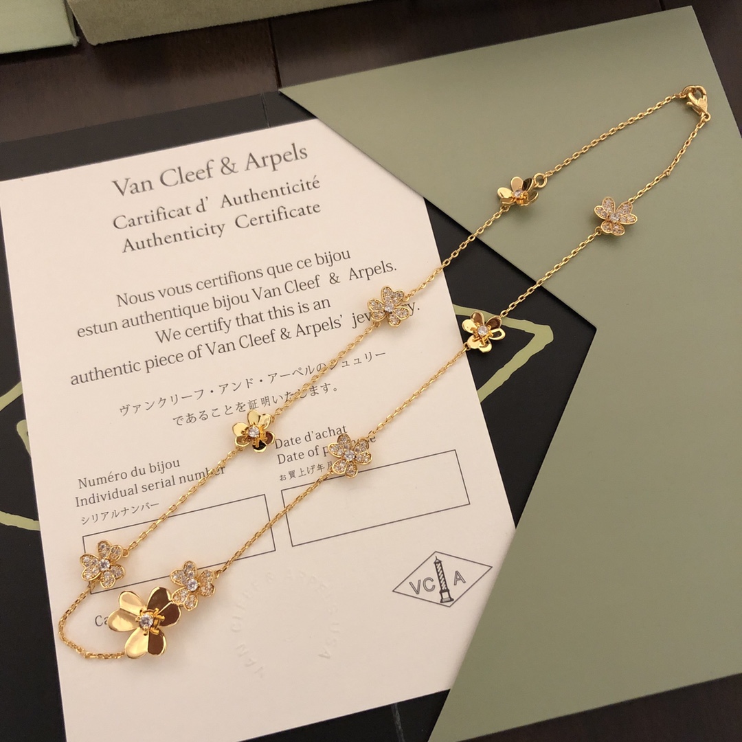 Van Cleef Arpels Frivole 9 Flower necklace Yellow Gold with Diamond Accents 42cm