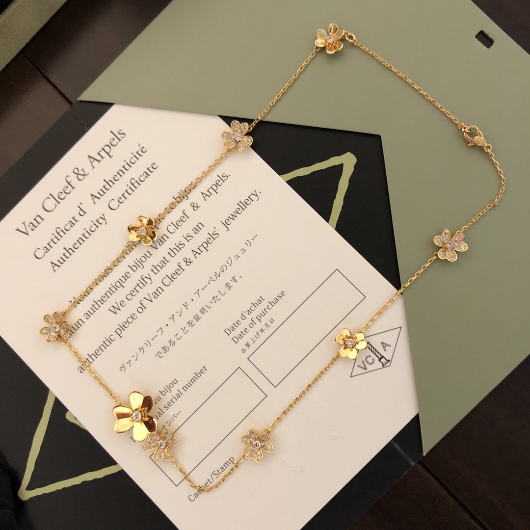 Van Cleef Arpels Frivole 9 Flower necklace Yellow Gold with Diamond Accents 42cm