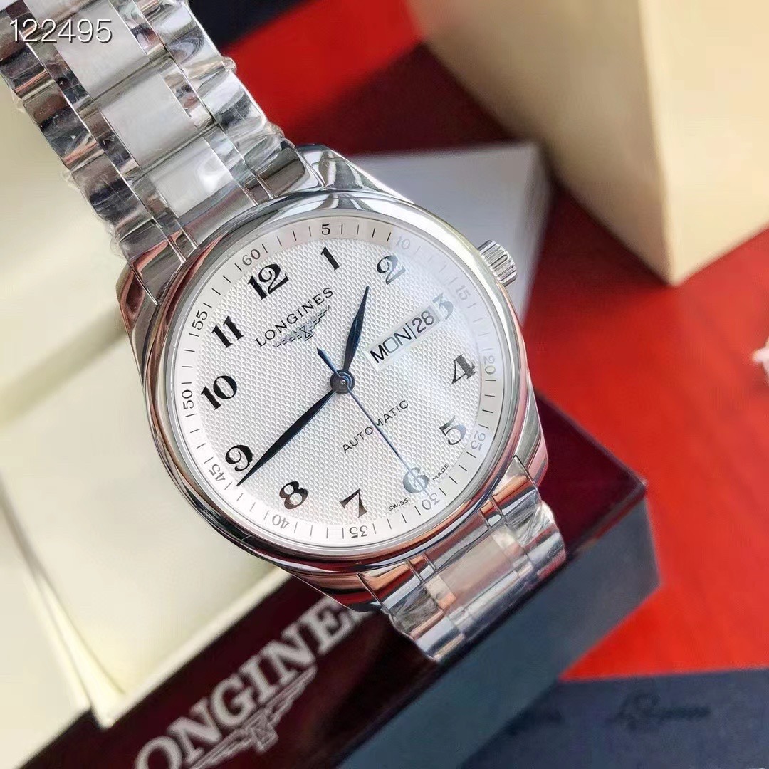热销同款🔥【40mm双日历】⚡️⚡️瑞士品牌浪琴Longines凭借其优雅态度真我个性 简约大气的风格深受广大消费者追捧🌟一款增添腕间时尚魅力的腕表⌚⌚低调不失气场！品牌：浪情-LONGINES型号：名匠系列男士机械腕表机芯：搭载全新2813/🇯🇵8205全自动机械机芯，摆幅28800，动力储备48小时+，超薄机芯表壳：316精钢表壳 超薄纤细原装同步壳身 三度防水，细节：字面、表针细节原版同步