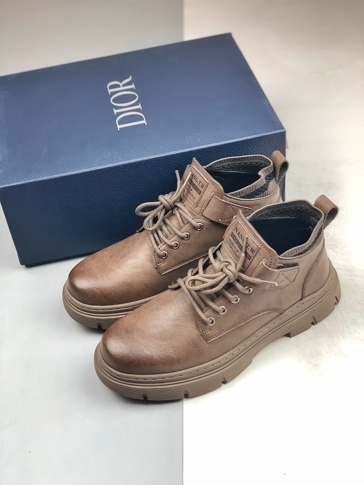 New Arrival Dior trendy mid-top casual Martin boots series