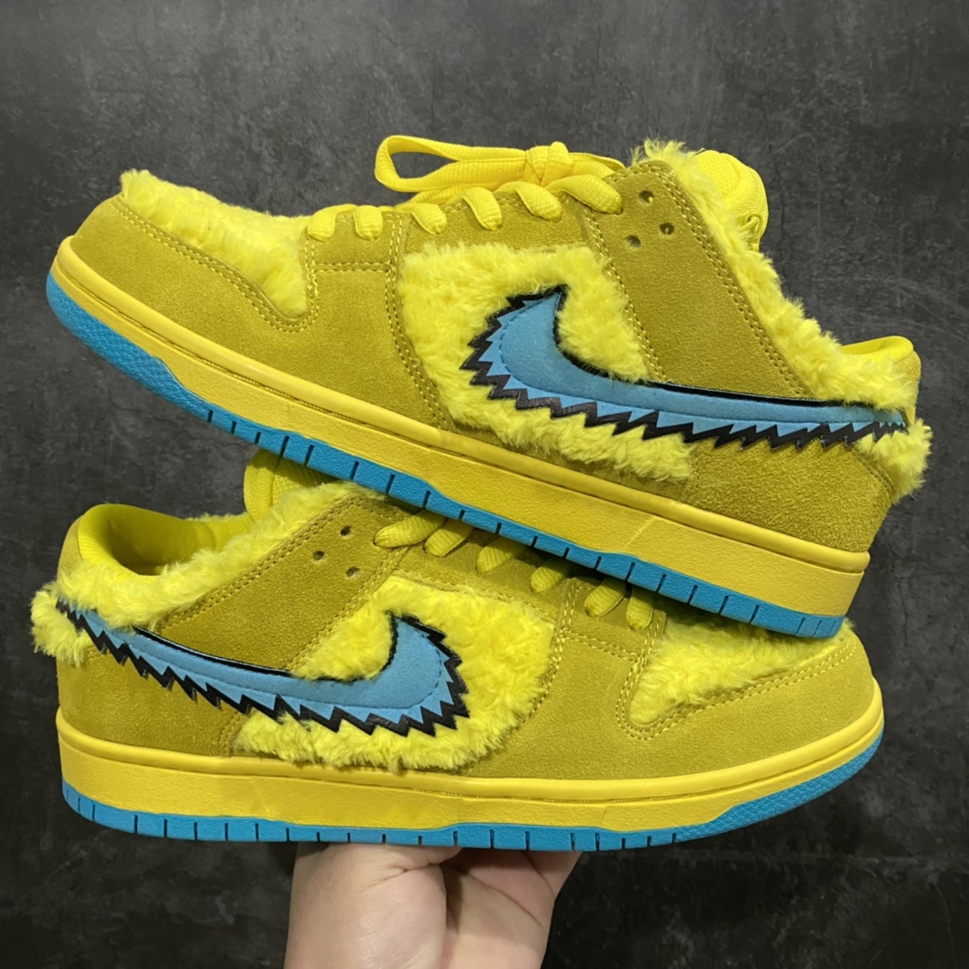 图片[9]-Top纯原版 Grateful Dead x NK SB Dunk Low Pro 跳舞小熊黄蓝 CJ5378-700 市售最强 零售首选 独家原厂航空铝磨具打磨大底 鞋头坡度极致还原 原盒原配 圈内天花板工艺 原厂冲刀 超高清洁度 全鞋零毛边皮料切割 全套原楦原模倾力打造完美版型 采用原厂百宏鞋带以及原厂百宏织唛舌标 内标可供原厂几率过验 原厂中底布黄色点胶 原厂中底布拉帮走线遵循公司‼️ 尺码：36 36.5 37.5 38 38.5 39 40 40.5 41 42 42.5 43 44 45 46 47.5-选品中心