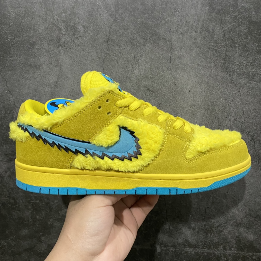 Top纯原版 Grateful Dead x NK SB Dunk Low Pro 跳舞小熊黄蓝 CJ5378-700 市售最强 零售首选 独家原厂航空铝磨具打磨大底 鞋头坡度极致还原 原盒原配 圈内天花板工艺 原厂冲刀 超高清洁度 全鞋零毛边皮料切割 全套原楦原模倾力打造完美版型 采用原厂百宏鞋带以及原厂百宏织唛舌标 内标可供原厂几率过验 原厂中底布黄色点胶 原厂中底布拉帮走线遵循公司‼️ 尺码：36 36.5 37.5 38 38.5 39 40 40.5 41 42 42.5 43 44 45 46 47.5-选品中心