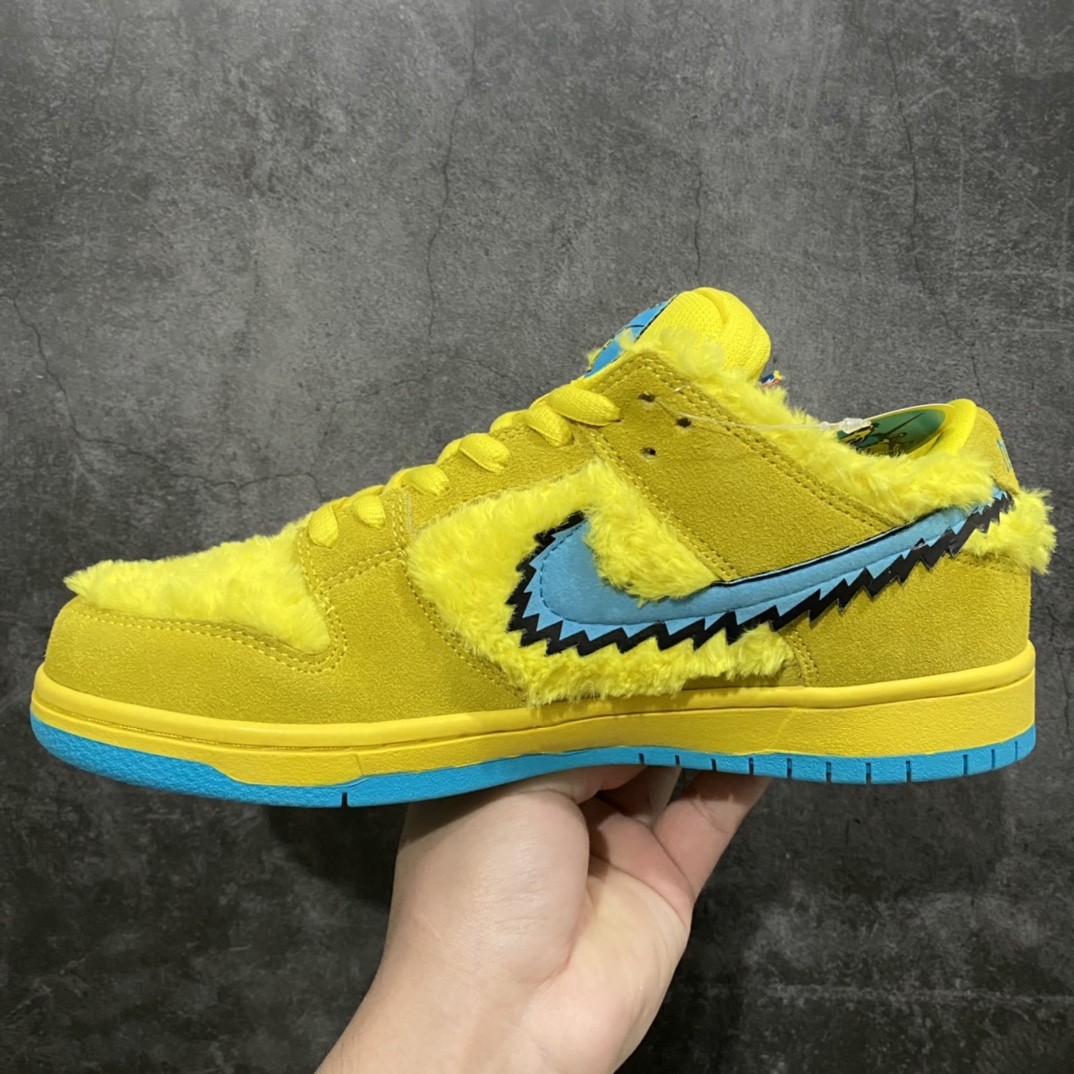 图片[2]-Top纯原版 Grateful Dead x NK SB Dunk Low Pro 跳舞小熊黄蓝 CJ5378-700 市售最强 零售首选 独家原厂航空铝磨具打磨大底 鞋头坡度极致还原 原盒原配 圈内天花板工艺 原厂冲刀 超高清洁度 全鞋零毛边皮料切割 全套原楦原模倾力打造完美版型 采用原厂百宏鞋带以及原厂百宏织唛舌标 内标可供原厂几率过验 原厂中底布黄色点胶 原厂中底布拉帮走线遵循公司‼️ 尺码：36 36.5 37.5 38 38.5 39 40 40.5 41 42 42.5 43 44 45 46 47.5-选品中心