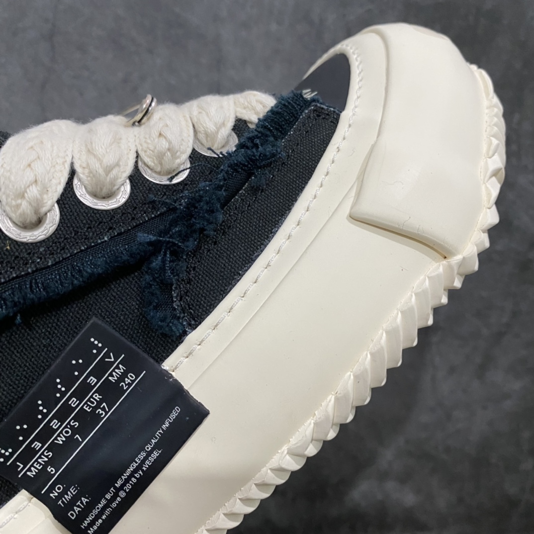 图片[6]-渠道顶级 xVESSEEL 吴建豪 G.O.P 2.0 经典低帮帆布面包鞋出货 原版四个月开模 原厂纯正纯手工贴合硫化多重围条工艺 内里鞋跟鞋垫全真皮打造 正确鞋头紫外线可渐变 纯度银别针银扣市面唯一 鞋舌笑脸Logo刺绣工艺 市面还原度最高 注压PU缓震鞋垫 制旧复古效果 鞋头阳光下字体Say you love me 变色字体 鞋内可搭6副鞋带 原版正品打版 一套价格60元（支持选配） 全套包装配件（有原版可对比） 尺码：35-45-选品中心