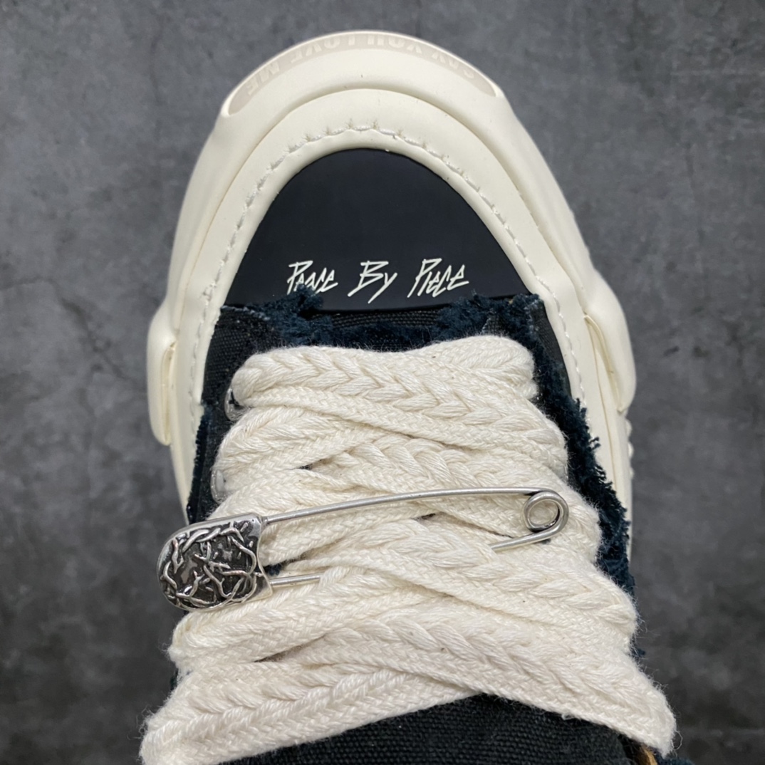 图片[5]-渠道顶级 xVESSEEL 吴建豪 G.O.P 2.0 经典低帮帆布面包鞋出货 原版四个月开模 原厂纯正纯手工贴合硫化多重围条工艺 内里鞋跟鞋垫全真皮打造 正确鞋头紫外线可渐变 纯度银别针银扣市面唯一 鞋舌笑脸Logo刺绣工艺 市面还原度最高 注压PU缓震鞋垫 制旧复古效果 鞋头阳光下字体Say you love me 变色字体 鞋内可搭6副鞋带 原版正品打版 一套价格60元（支持选配） 全套包装配件（有原版可对比） 尺码：35-45-选品中心