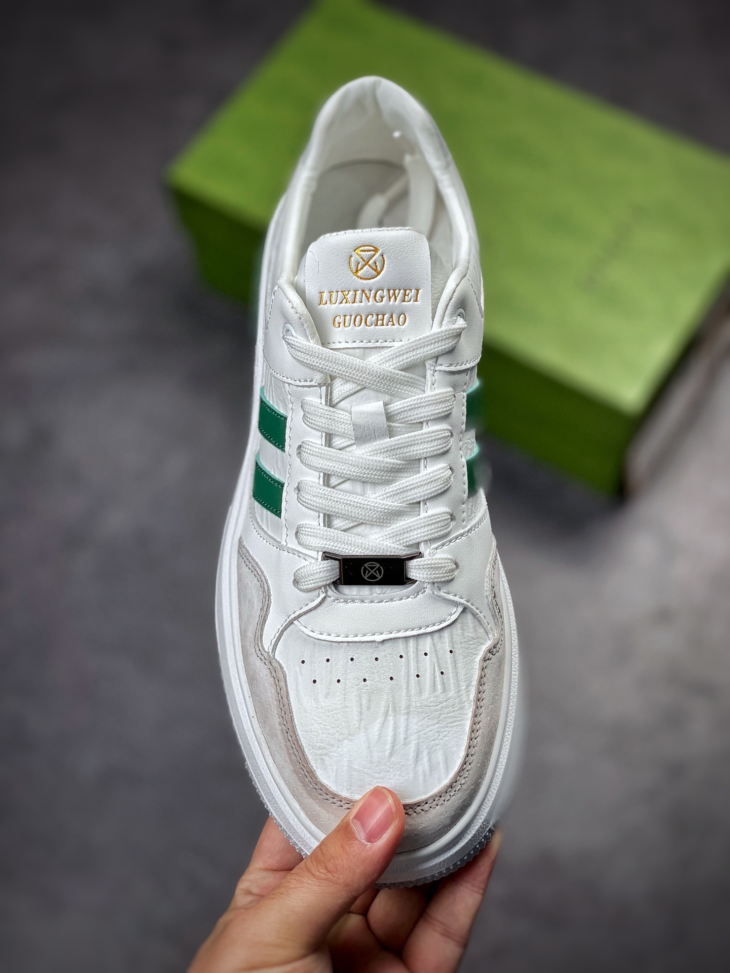 Overseas version of Gucci sports and leisure trend sneakers series