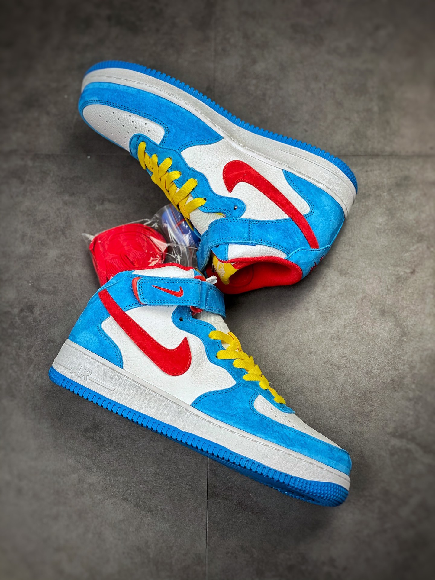 250 Nike Air Force 1 Mid 叮当猫哆啦A梦GB1236-160