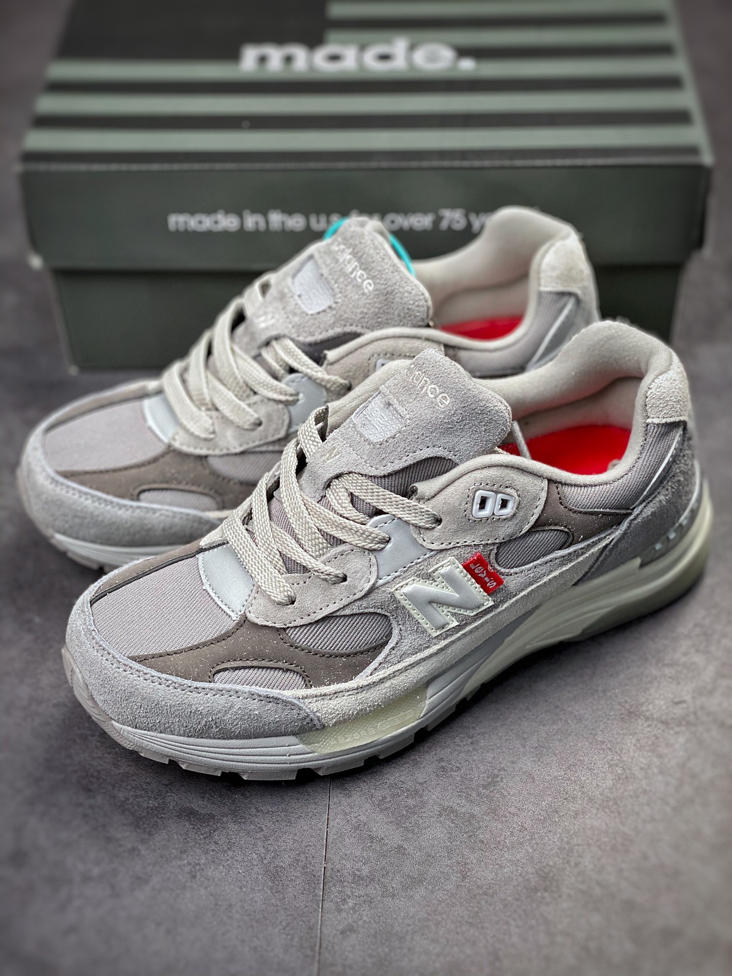 Levi's x New Balance M992 series W992LV