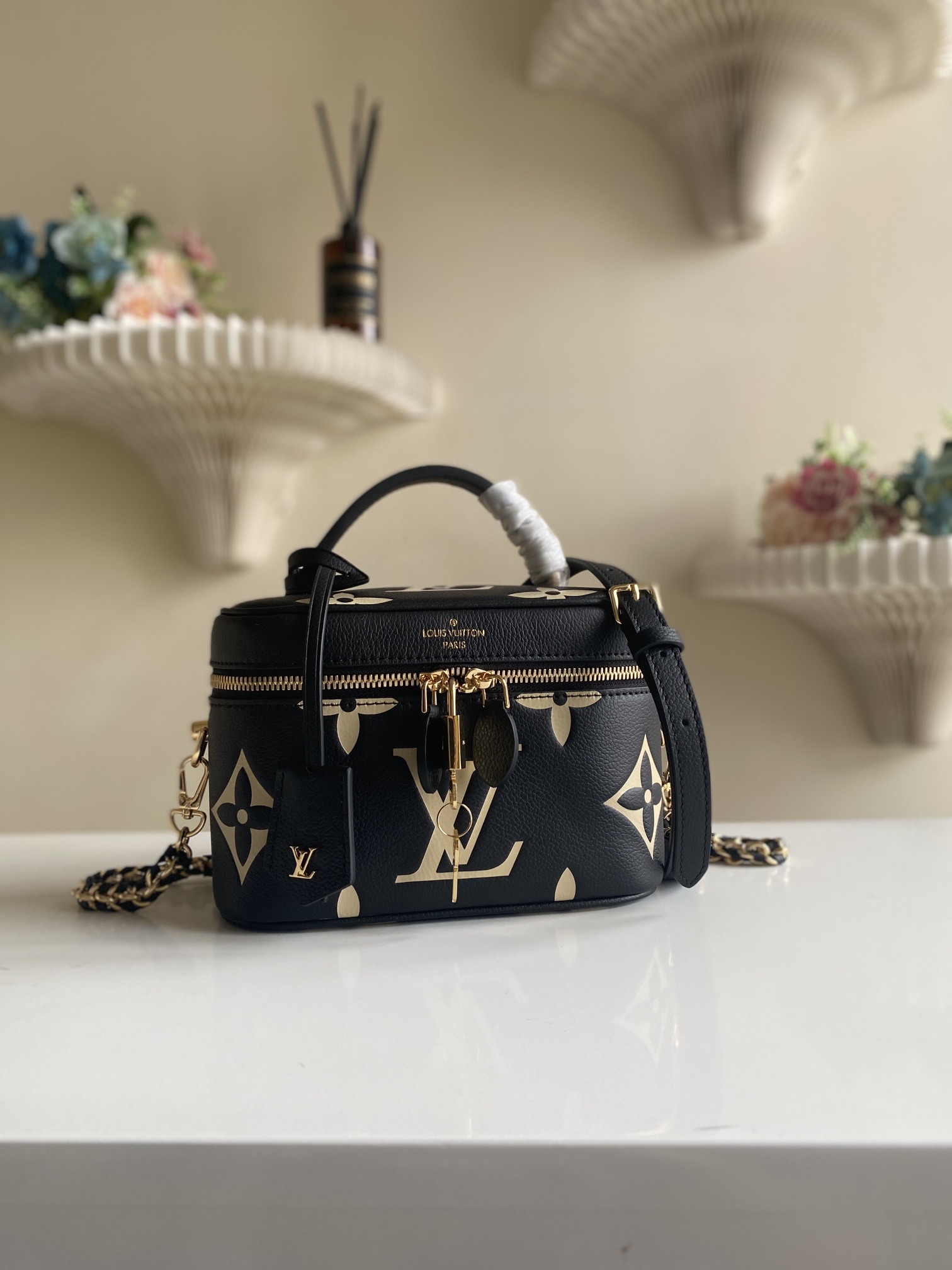 顶级原单VANITY小号手袋M45780黑色丝印本款Vanity小号手袋融合GiantMonogram压