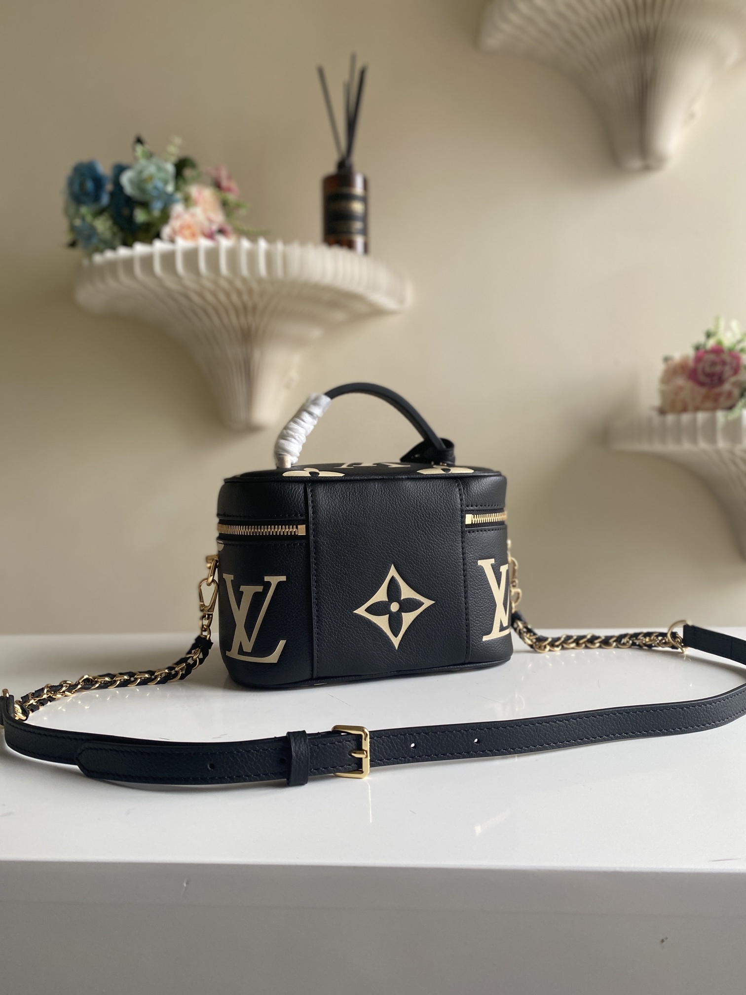 顶级原单VANITY小号手袋M45780黑色丝印本款Vanity小号手袋融合GiantMonogram压