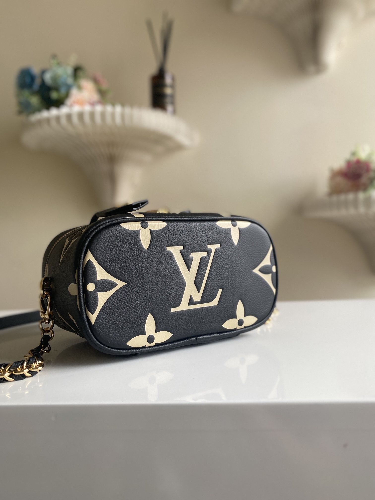 顶级原单VANITY小号手袋M45780黑色丝印本款Vanity小号手袋融合GiantMonogram压
