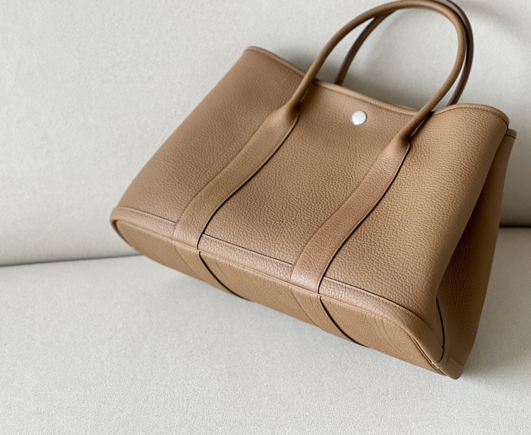 Hermès Garden Party 36 Tote Bag in Negonda Leather - Taupe 9 i1667376108 4585 8