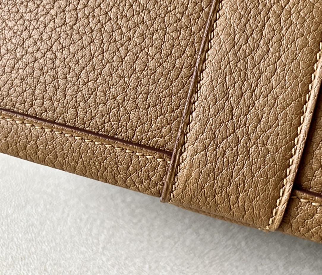 Hermès Garden Party 36 Tote Bag in Negonda Leather - Taupe 7 i1667376108 54 6