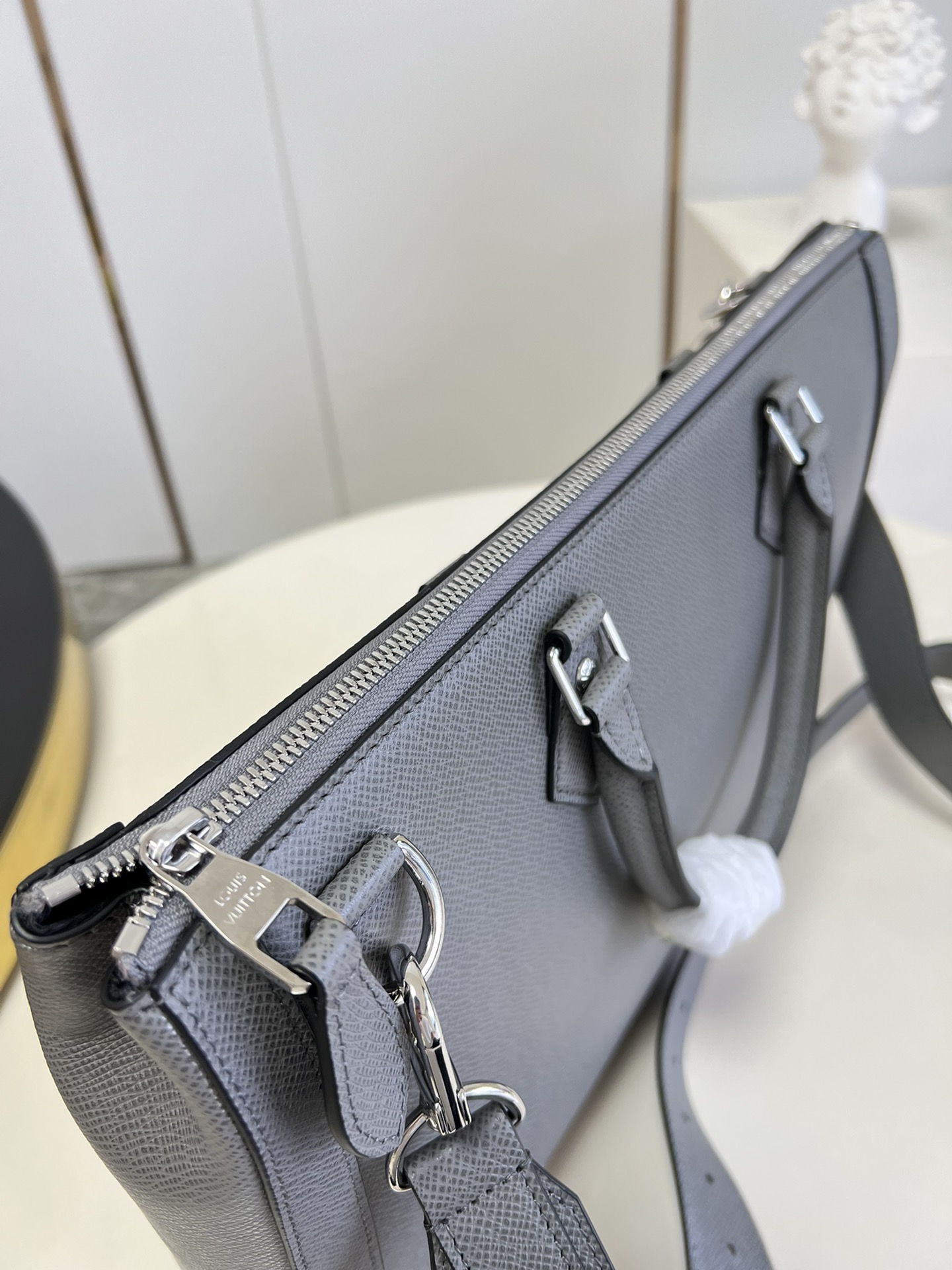Louis Vuitton Haute Couture Classic Luxury Handbag Shoulder Crossbody 7