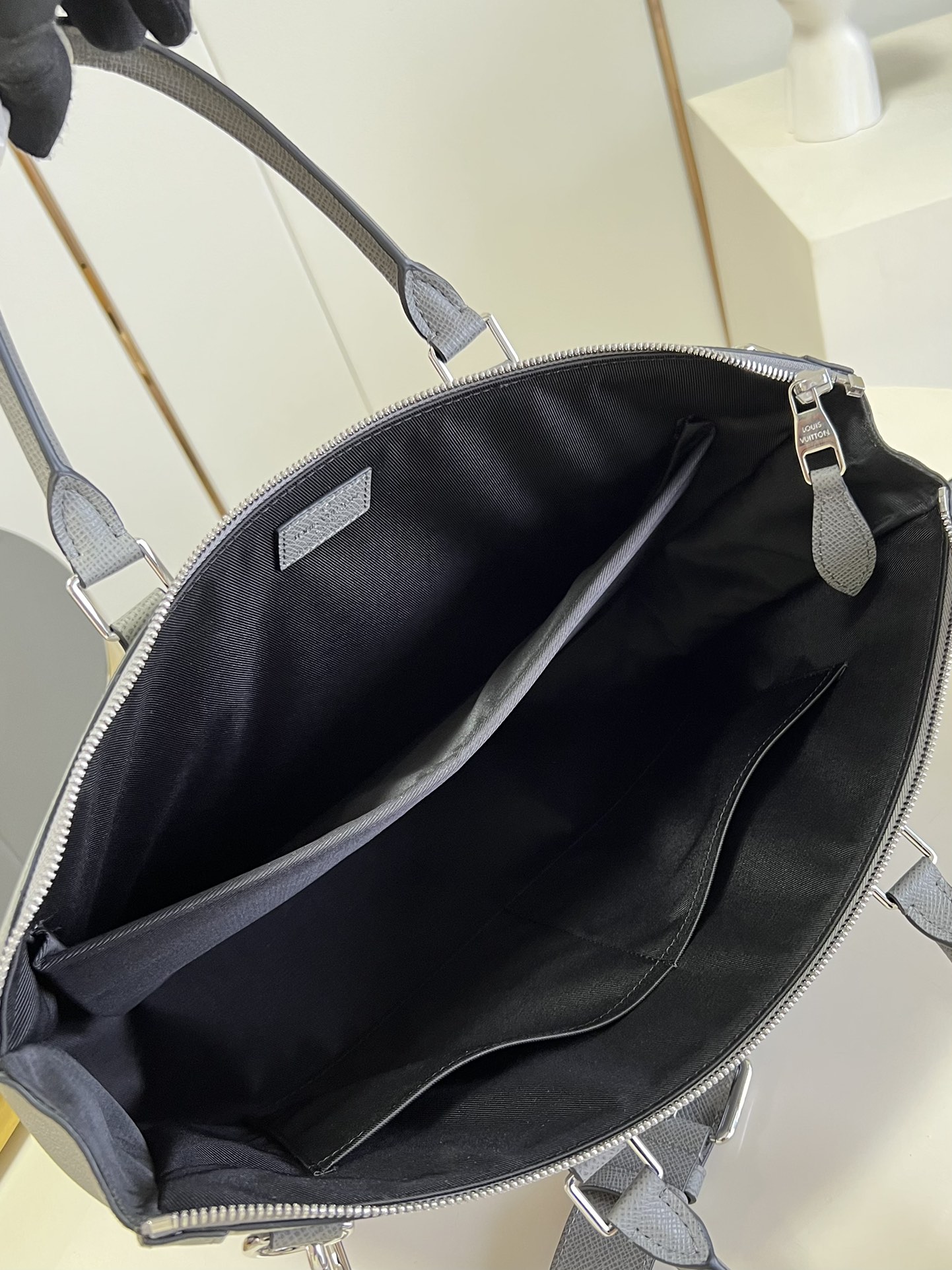 Louis Vuitton Haute Couture Classic Luxury Handbag Shoulder Crossbody 8
