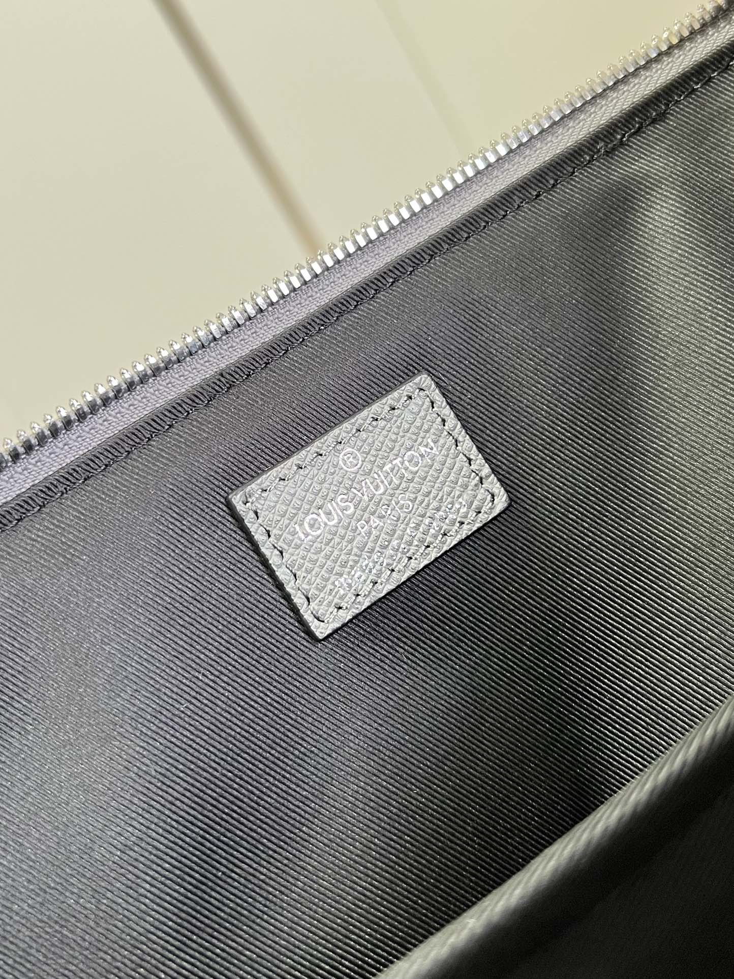 Louis Vuitton Haute Couture Classic Luxury Handbag Shoulder Crossbody 9