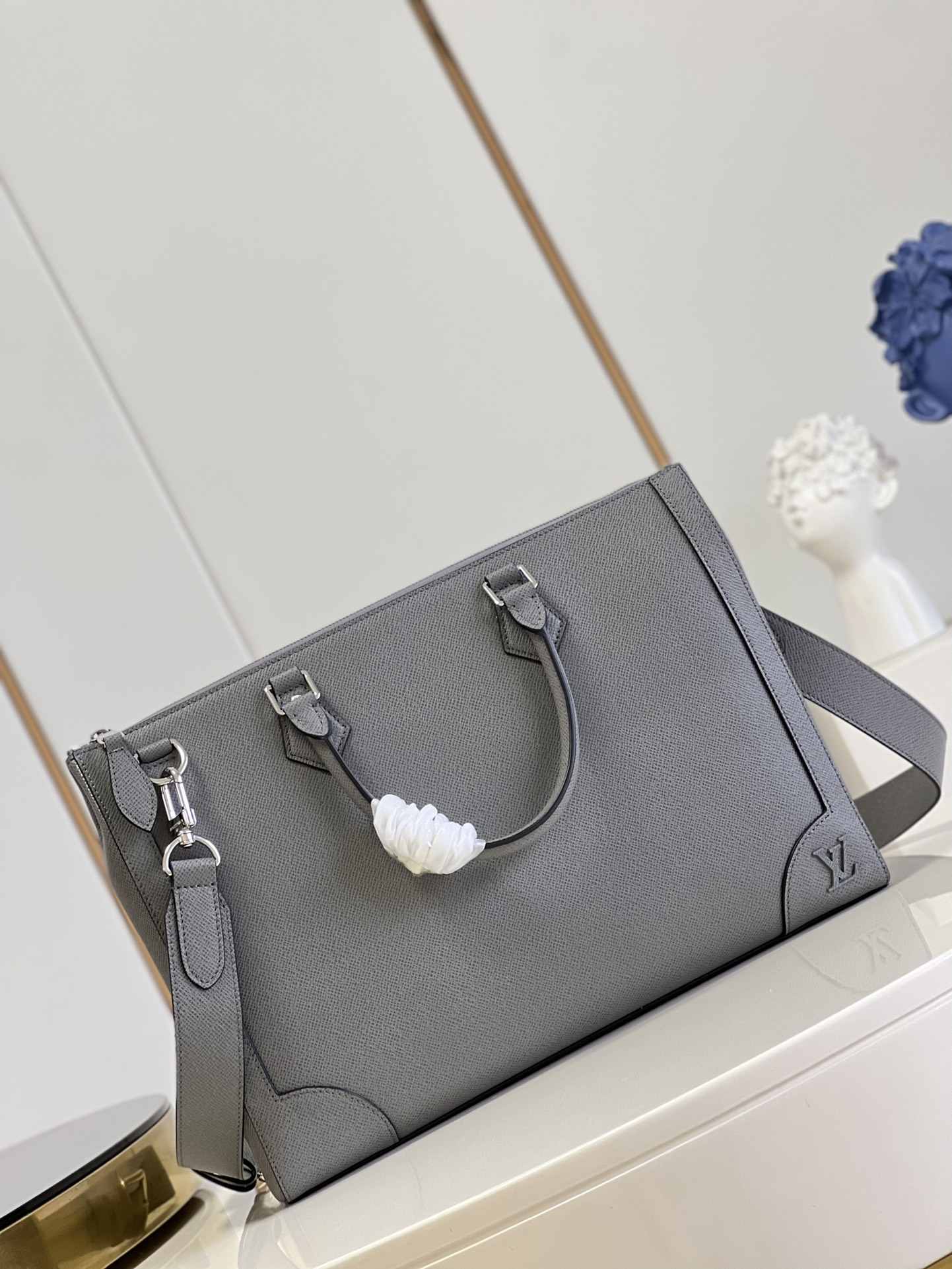 Louis Vuitton Haute Couture Classic Luxury Handbag Shoulder Crossbody 2