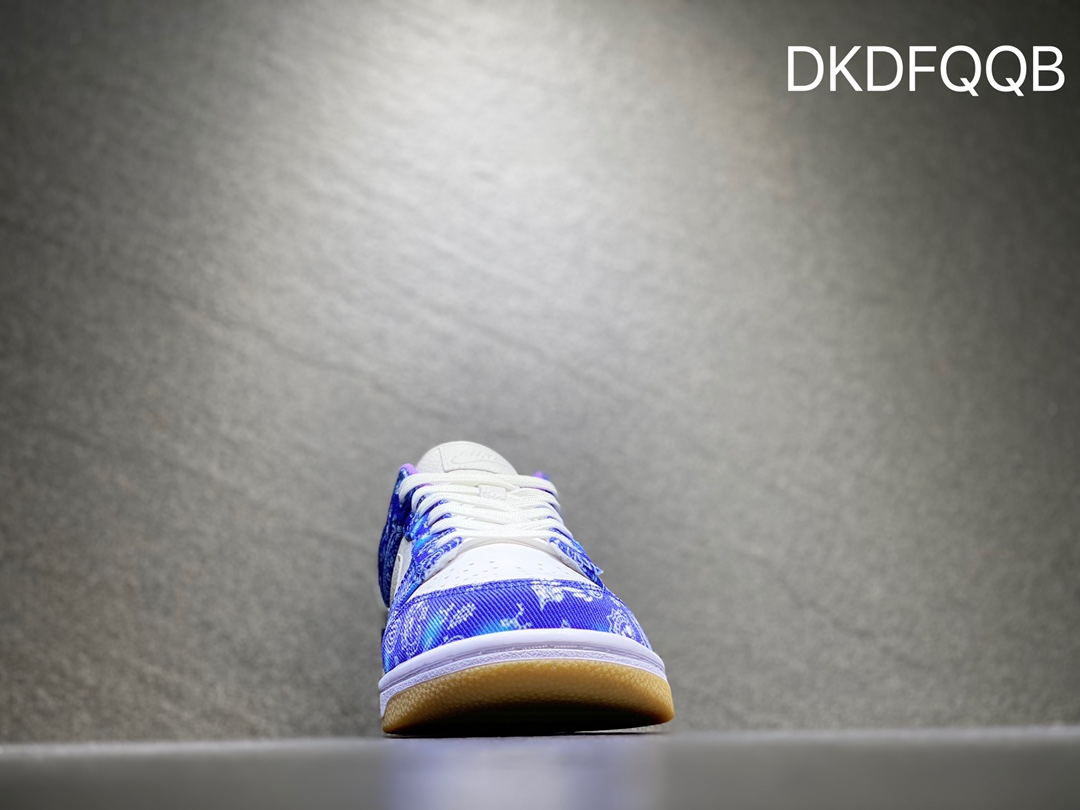 260 Nike SB dunk Low 低帮休闲运动滑板板鞋  CT5053-041