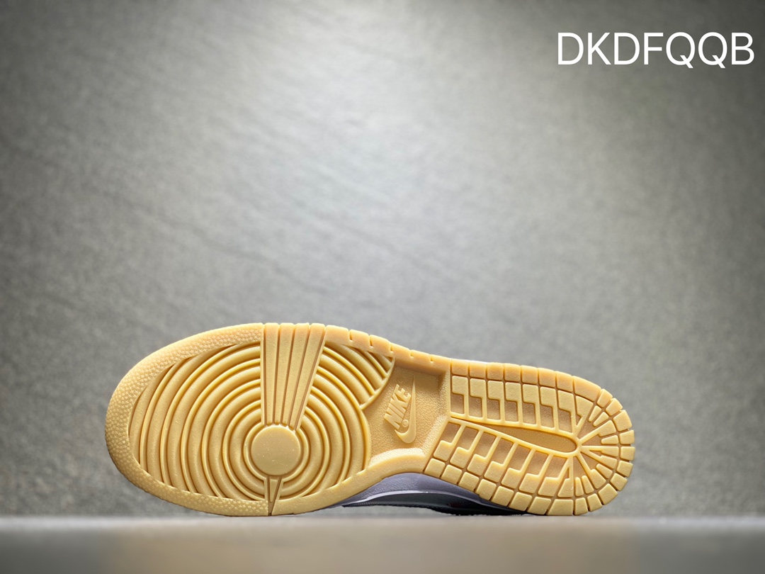 260 Nike SB dunk Low 低帮休闲运动滑板板鞋  CT5053-061