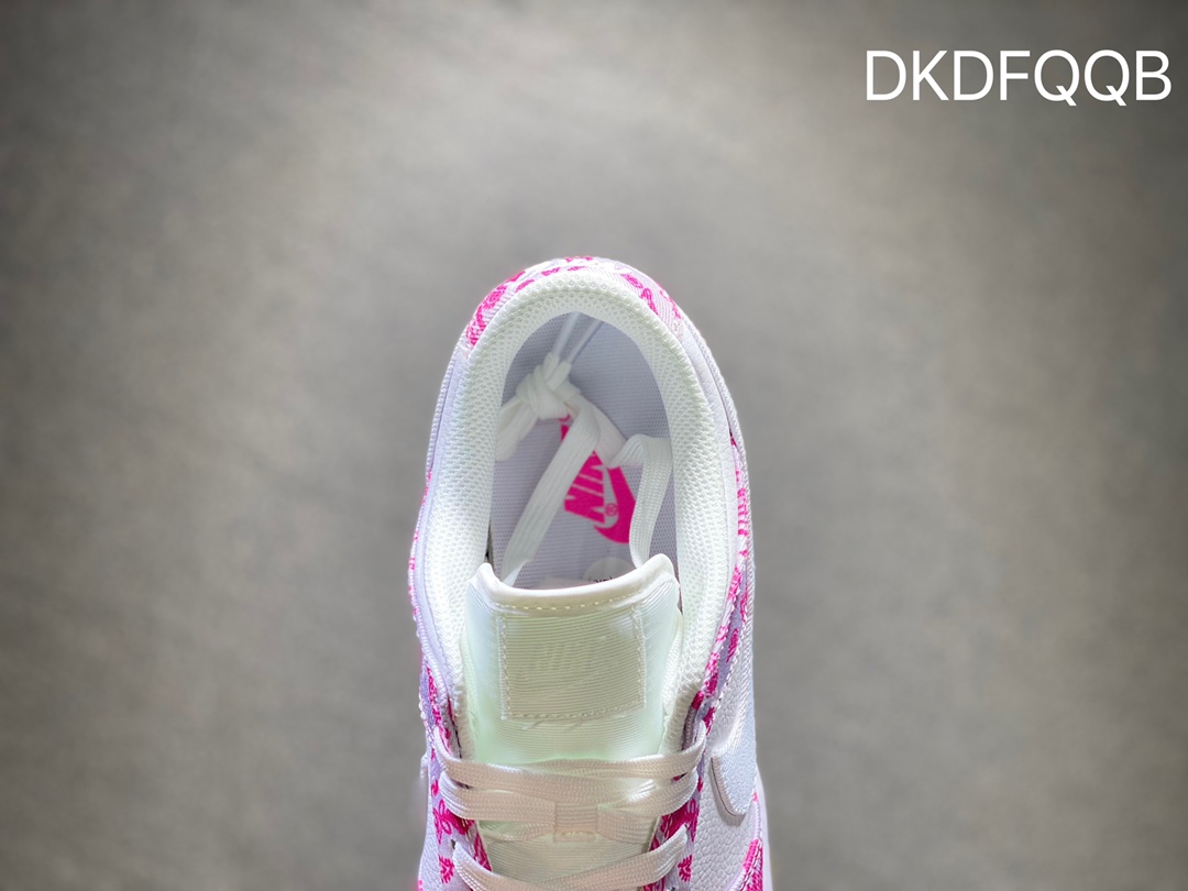 260 Nike SB dunk Low 低帮休闲运动滑板板鞋  CT5053-061