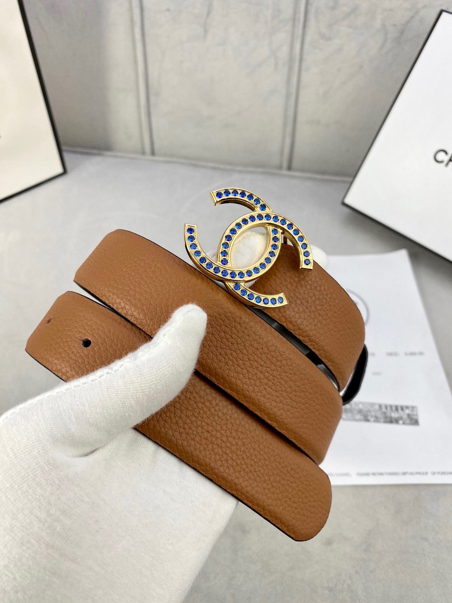 Chanel 荔枝纹平纹皮ベルト 3.0cm幅 金銀色镶钻钢扣