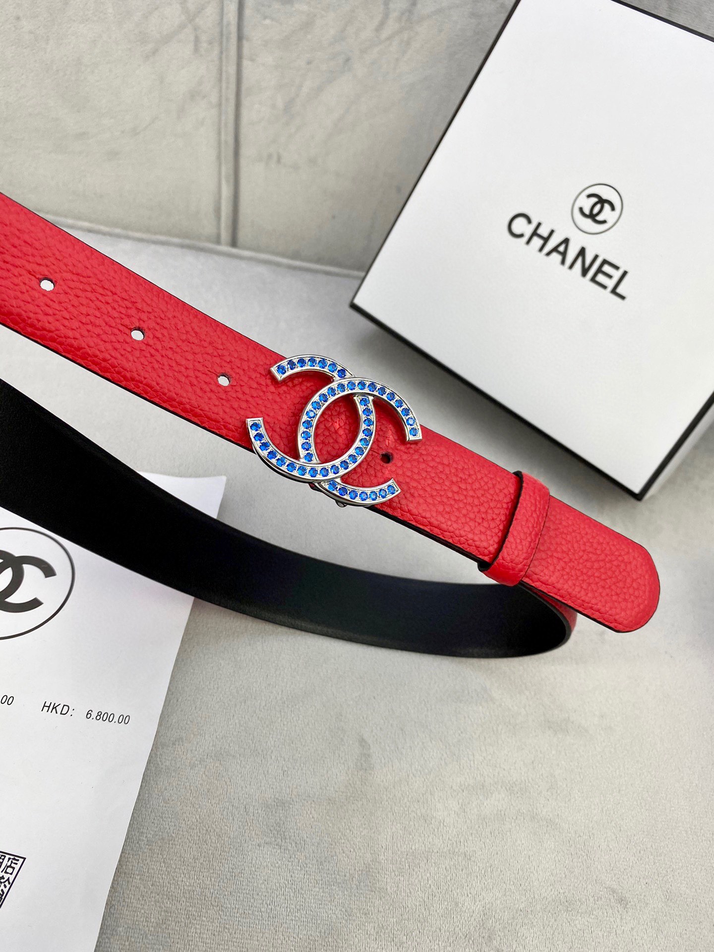 Chanel 荔枝纹平纹皮ベルト 金銀色镶钻鋼扣