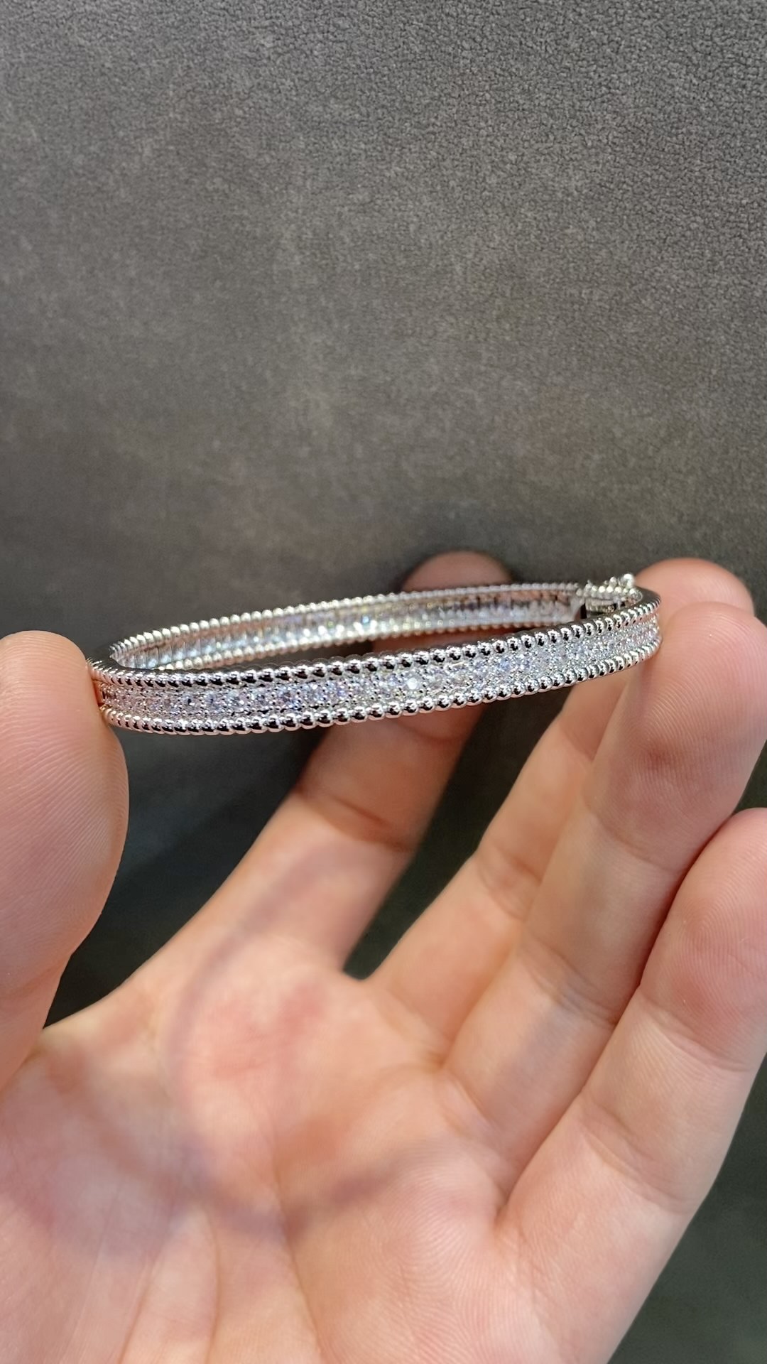 Van Cleef & Arpels vca满钻边珠手镯 白金色