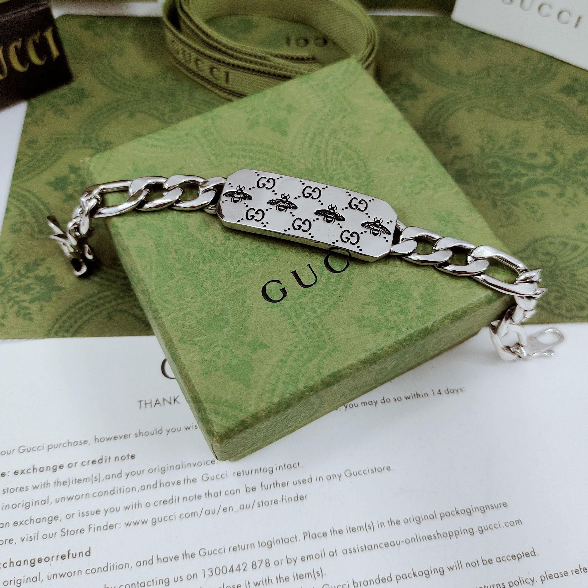 Gucci蜜蜂和GG图案标志 俩大经典刻花元素这款手链个性设计细节 5
