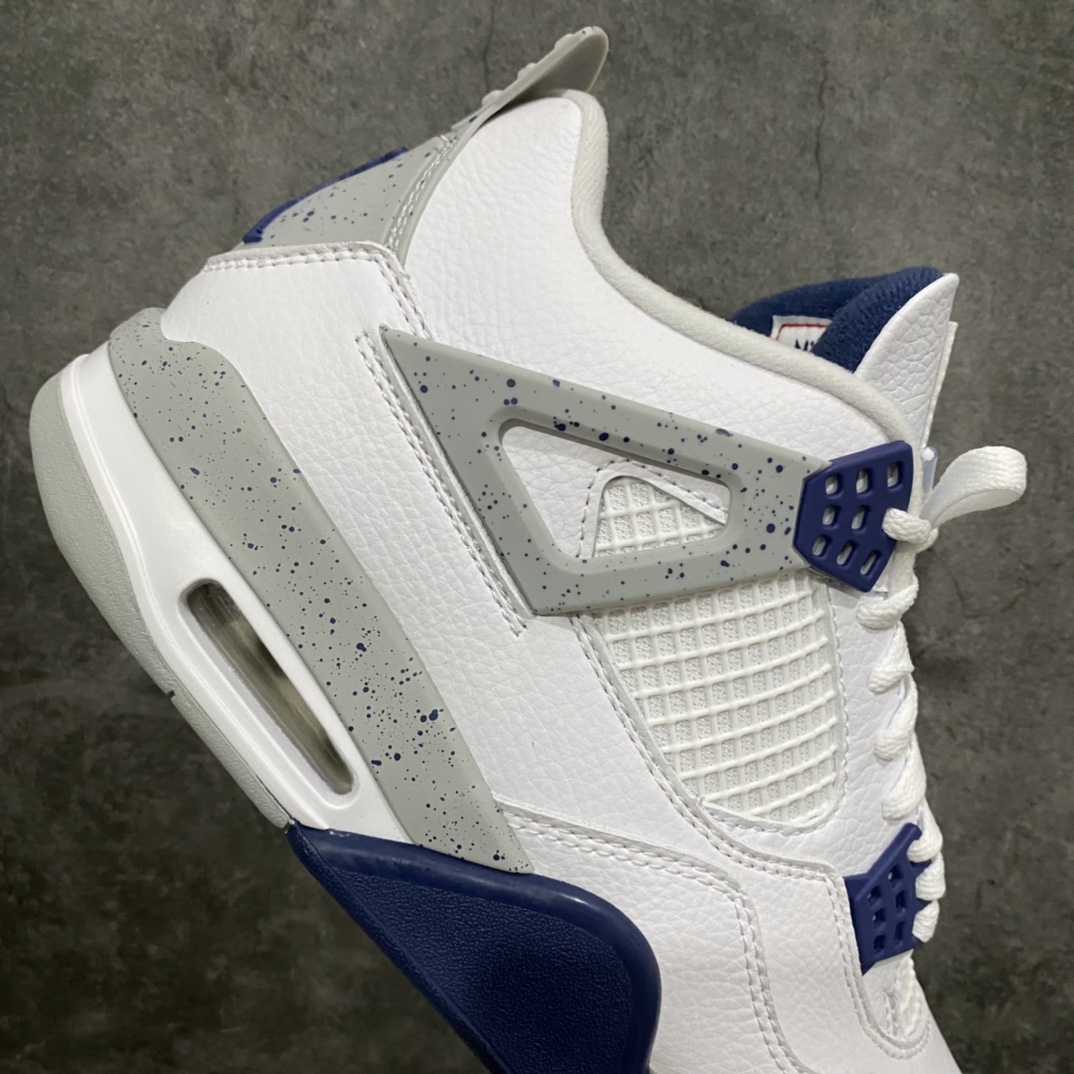 图片[7]-神版 Air Jordan AJ4 Retro 午夜蓝 DH6927-140 毫无疑问市场中端王者 耗时半年开发巨作 全套原纸板楦头开发 确保原汁原味 完美呈现四代版型 一比一鞋头弧度高度鞋身弧度 有一说一不吹不捧 实打实文案品质‼️ 此版本只针对中端市场 皮料材质有所更替 其他数据细节工艺流程均保持一致 绝不口嗨 细节品控鞋型随意秒杀市面3XX 4XX 原厂TPU网格鞋带扣 正确内里网布 菱角分明不变形无多余毛边 柔软性质感一致于原鞋 市场唯一原厂鞋扣模具 背面可见隐藏注塑口 原厂织唛标 原厂飞人电绣工艺 尾指中部跳三针 独家绑鞋带手法 印刷中底布 四线拉帮 米色美纹纸贴合固定 进口港宝加持 后跟自然饱满 全鞋荧光划线卡点 追求极致完美 每一双都是工艺品 多重QC质检 超越公司货的品控标准 实实在在的免检产品 尺码：40 40.5 41 42 42.5 43 44 44.5 45 46 47.5 48.5-选品中心