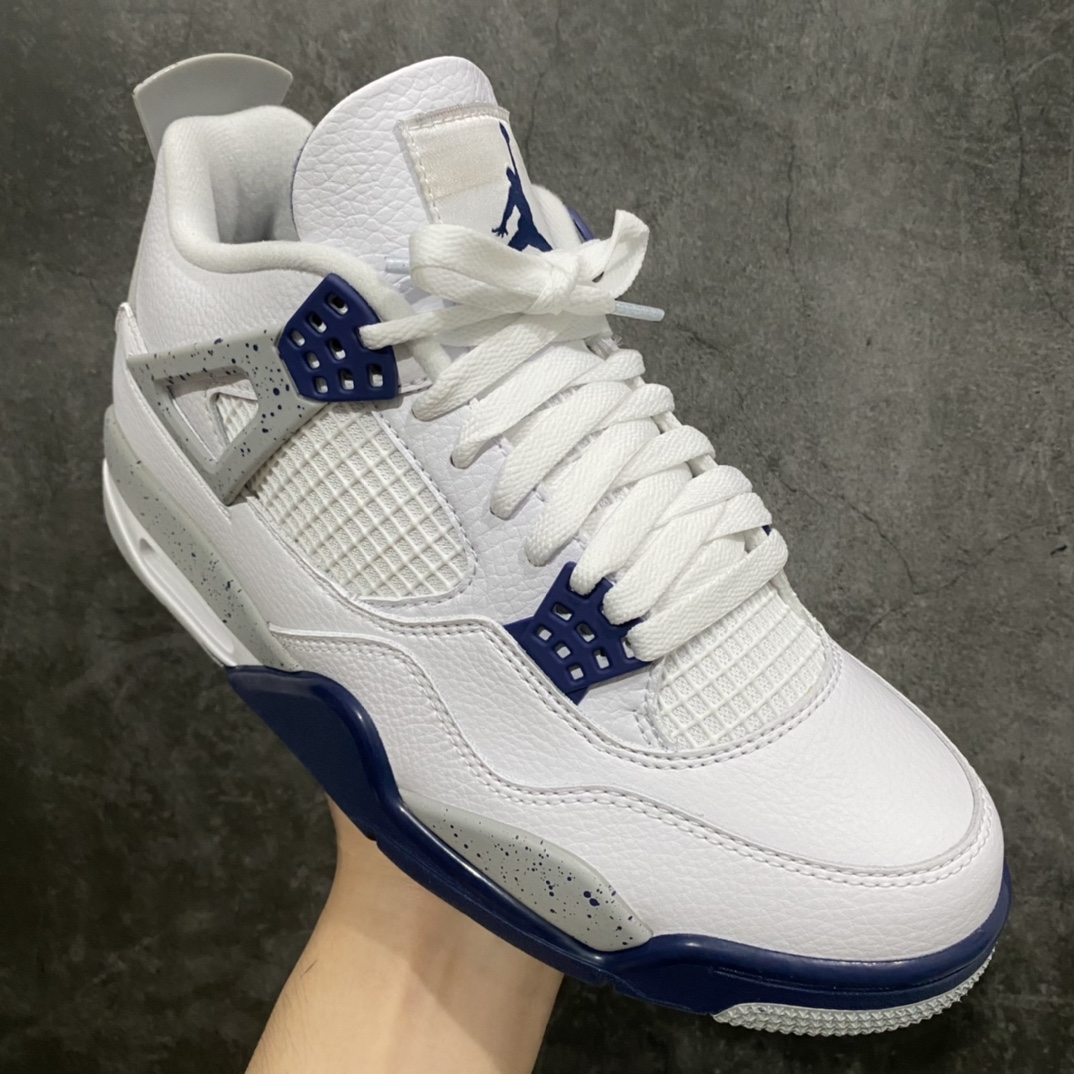 图片[3]-神版 Air Jordan AJ4 Retro 午夜蓝 DH6927-140 毫无疑问市场中端王者 耗时半年开发巨作 全套原纸板楦头开发 确保原汁原味 完美呈现四代版型 一比一鞋头弧度高度鞋身弧度 有一说一不吹不捧 实打实文案品质‼️ 此版本只针对中端市场 皮料材质有所更替 其他数据细节工艺流程均保持一致 绝不口嗨 细节品控鞋型随意秒杀市面3XX 4XX 原厂TPU网格鞋带扣 正确内里网布 菱角分明不变形无多余毛边 柔软性质感一致于原鞋 市场唯一原厂鞋扣模具 背面可见隐藏注塑口 原厂织唛标 原厂飞人电绣工艺 尾指中部跳三针 独家绑鞋带手法 印刷中底布 四线拉帮 米色美纹纸贴合固定 进口港宝加持 后跟自然饱满 全鞋荧光划线卡点 追求极致完美 每一双都是工艺品 多重QC质检 超越公司货的品控标准 实实在在的免检产品 尺码：40 40.5 41 42 42.5 43 44 44.5 45 46 47.5 48.5-选品中心