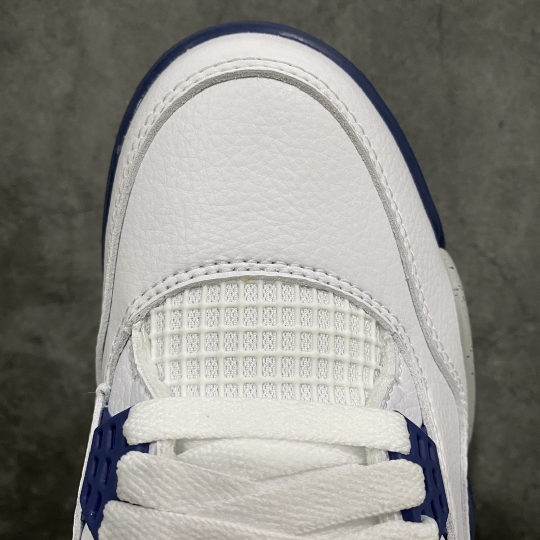 图片[5]-神版 Air Jordan AJ4 Retro 午夜蓝 DH6927-140 毫无疑问市场中端王者 耗时半年开发巨作 全套原纸板楦头开发 确保原汁原味 完美呈现四代版型 一比一鞋头弧度高度鞋身弧度 有一说一不吹不捧 实打实文案品质‼️ 此版本只针对中端市场 皮料材质有所更替 其他数据细节工艺流程均保持一致 绝不口嗨 细节品控鞋型随意秒杀市面3XX 4XX 原厂TPU网格鞋带扣 正确内里网布 菱角分明不变形无多余毛边 柔软性质感一致于原鞋 市场唯一原厂鞋扣模具 背面可见隐藏注塑口 原厂织唛标 原厂飞人电绣工艺 尾指中部跳三针 独家绑鞋带手法 印刷中底布 四线拉帮 米色美纹纸贴合固定 进口港宝加持 后跟自然饱满 全鞋荧光划线卡点 追求极致完美 每一双都是工艺品 多重QC质检 超越公司货的品控标准 实实在在的免检产品 尺码：40 40.5 41 42 42.5 43 44 44.5 45 46 47.5 48.5-选品中心