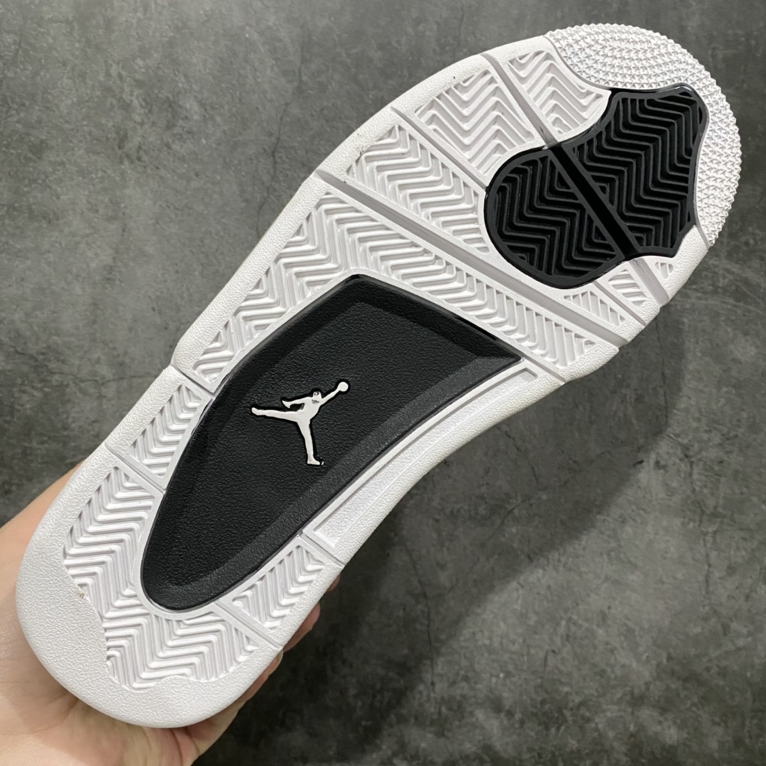 图片[9]-莞产纯原Air Jordan AJ4 Retro Oreo 恐惧奥利奥 626969-030 耗时多月高价购入原鞋 新工艺新机器开发 唯一正确原厂皮料（区别市面磨砂皮） 原楦原纸板 同源开发 完美呈现乔4的版型 内侧正确双色网格 还原细节 正确气垫颜色 正确网格工艺 全鞋原装材料制作 原档案原模具打造 支持全方位与正品对比 尺码：40.5 41 42 42.5 43 44 44.5 45 45.5 46 47.5-选品中心